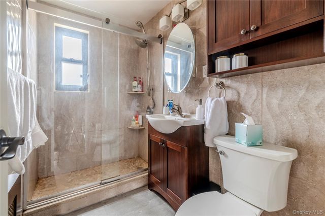 57-69 246th Crescent A3, Douglaston, NY 11362