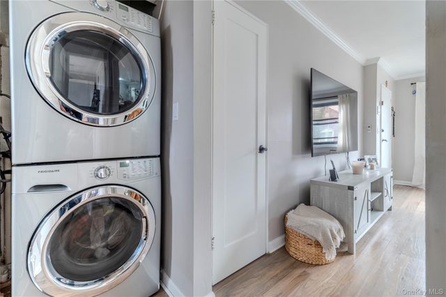 57-69 246th Crescent A3, Douglaston, NY 11362