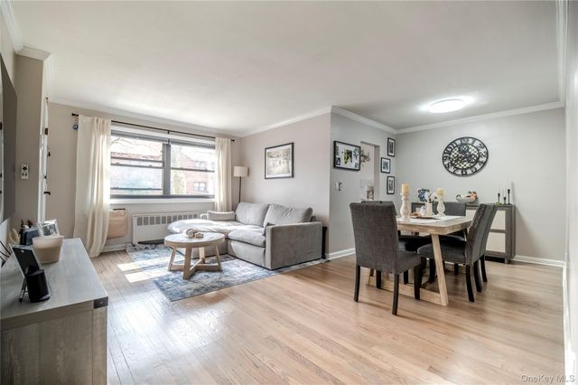 57-69 246th Crescent A3, Douglaston, NY 11362