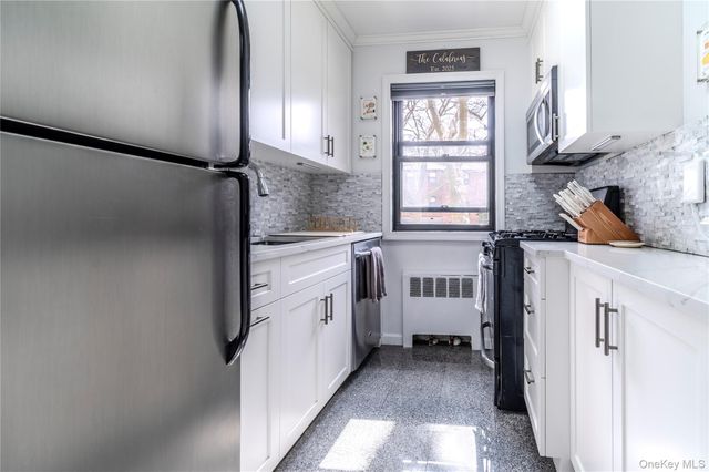 57-69 246th Crescent A3, Douglaston, NY 11362