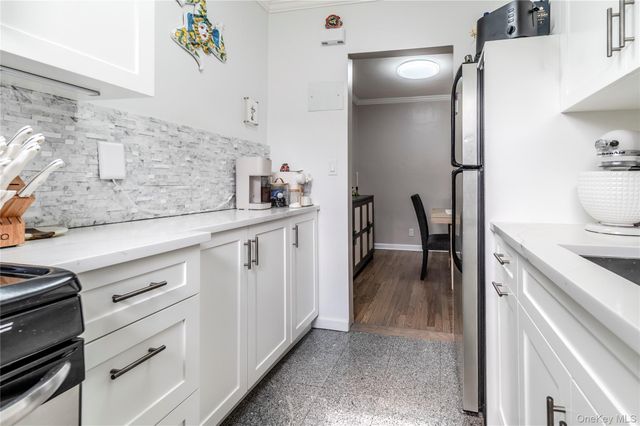 57-69 246th Crescent A3, Douglaston, NY 11362