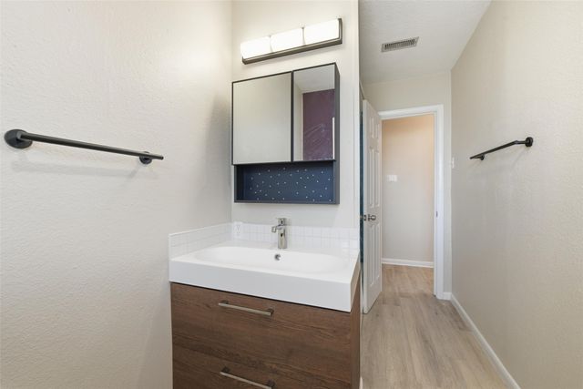 5408 Waltham Avenue, Fort Worth, TX 76133