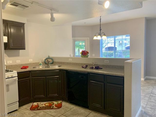 10245 South Maryland Parkway 162, Las Vegas, NV 89183