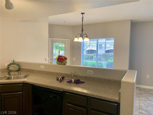 10245 South Maryland Parkway 162, Las Vegas, NV 89183