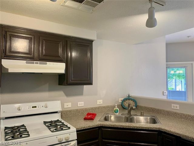 10245 South Maryland Parkway 162, Las Vegas, NV 89183