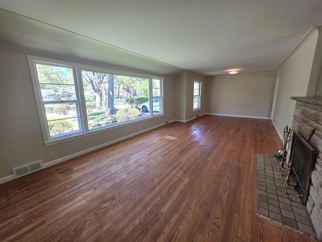 4029 Lakeside Drive, Kalamazoo, MI 49008