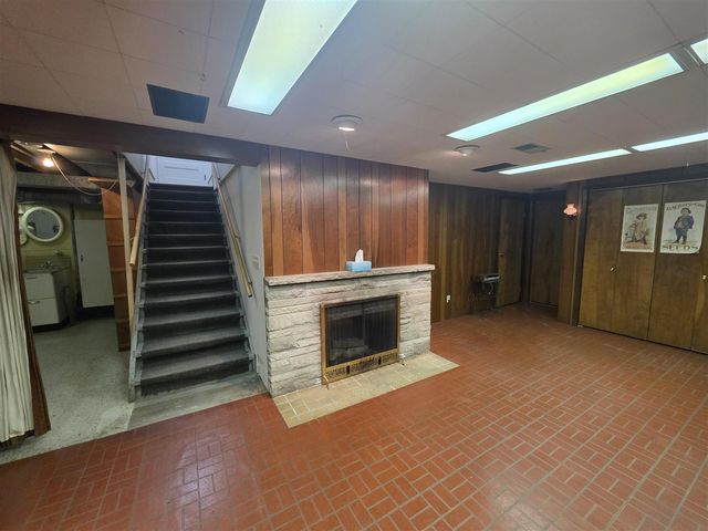 4029 Lakeside Drive, Kalamazoo, MI 49008