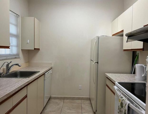 660 Cypress Club Way L11, Deerfield Beach, FL 33064