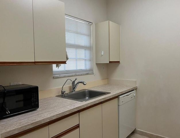660 Cypress Club Way L11, Deerfield Beach, FL 33064