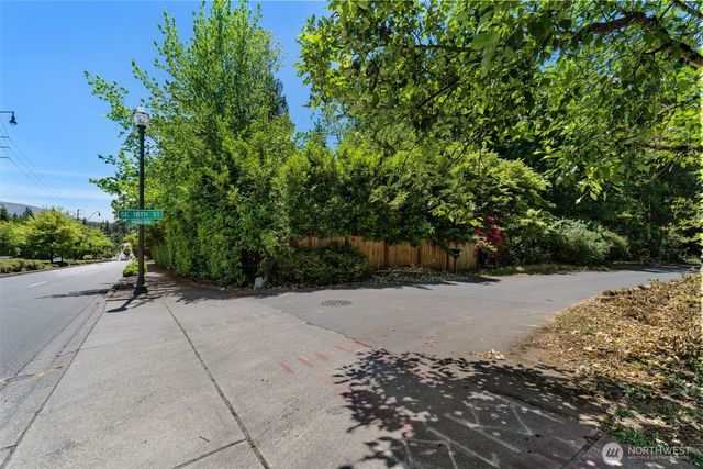 22783 SE 18th Street, Sammamish, WA 98075