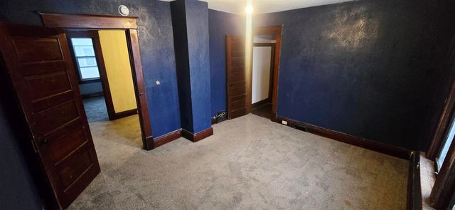 411 4th Ave Avenue, Charles City, IA 50616