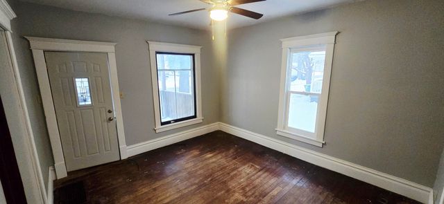 411 4th Ave Avenue, Charles City, IA 50616