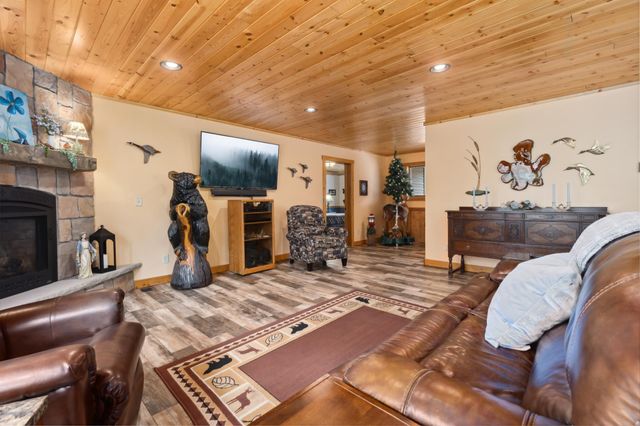 6453 12th Street NE, Crooked Lake Twp, MN 56662