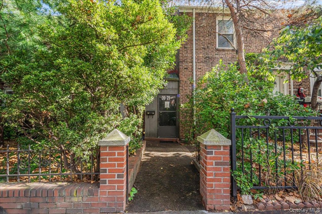 3921 48th Street, Sunnyside, NY 11104