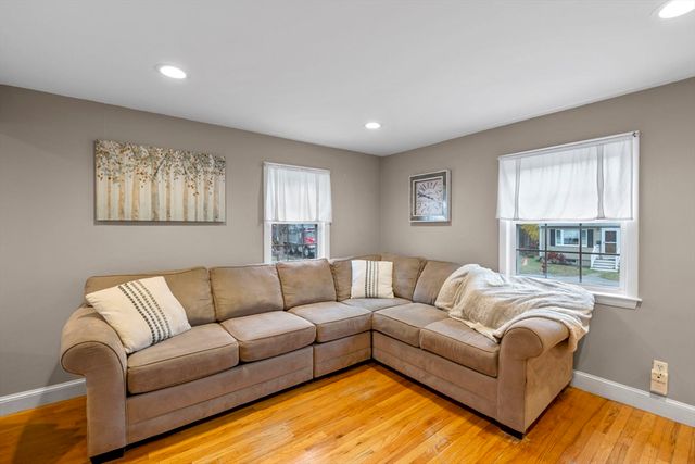 33 Jordan St, Beverly, MA 01915