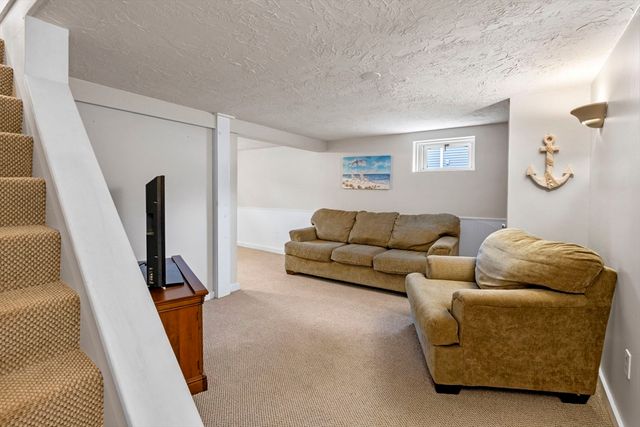 33 Jordan St, Beverly, MA 01915