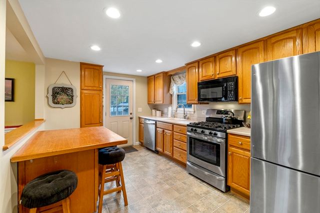 33 Jordan St, Beverly, MA 01915