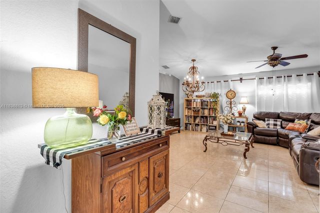 25237 SW 133rd Pl, Homestead, FL 33032