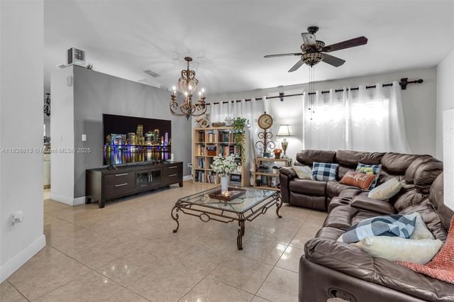 25237 SW 133rd Pl, Homestead, FL 33032