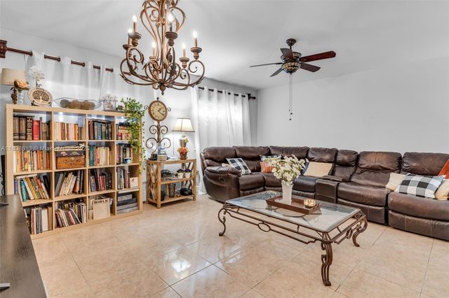 25237 SW 133rd Pl, Homestead, FL 33032