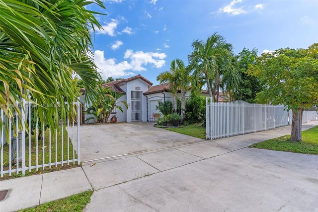 25237 SW 133rd Pl, Homestead, FL 33032