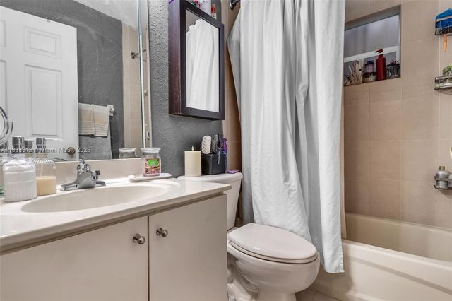 25237 SW 133rd Pl, Homestead, FL 33032