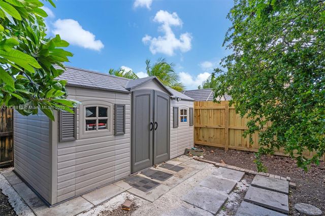 25237 SW 133rd Pl, Homestead, FL 33032