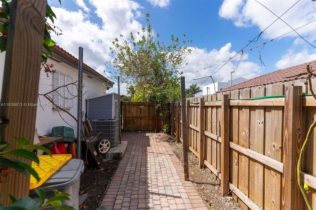 25237 SW 133rd Pl, Homestead, FL 33032