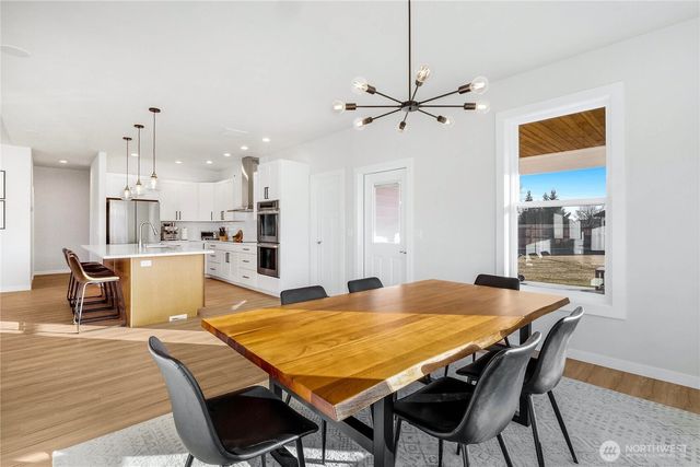 2054 Road H.2 NE, Moses Lake, WA 98837