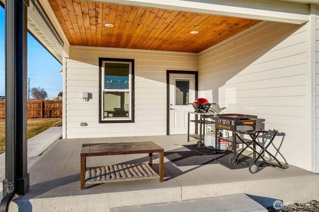 2054 Road H.2 NE, Moses Lake, WA 98837