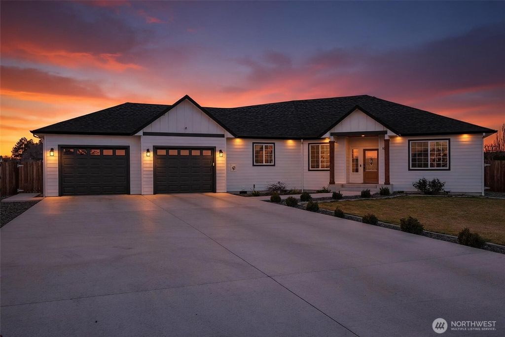 2054 Road H.2 NE, Moses Lake, WA 98837