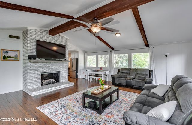 105 Point Clear, Florence, MS 39073