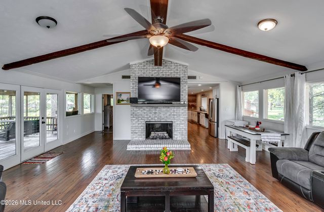 105 Point Clear, Florence, MS 39073