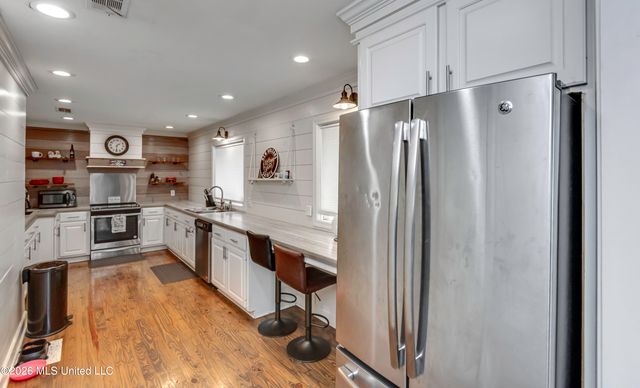 105 Point Clear, Florence, MS 39073