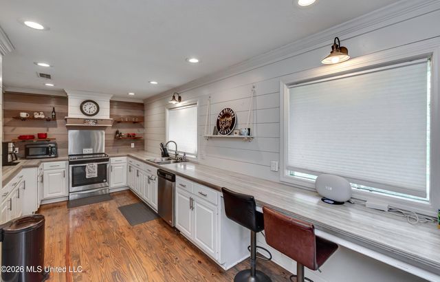 105 Point Clear, Florence, MS 39073