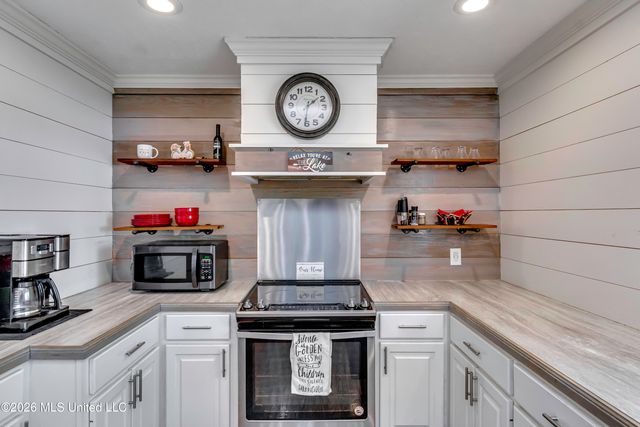 105 Point Clear, Florence, MS 39073