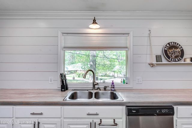 105 Point Clear, Florence, MS 39073