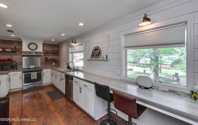 105 Point Clear, Florence, MS 39073