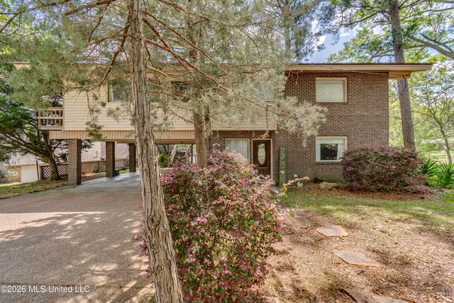 105 Point Clear, Florence, MS 39073