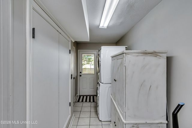 105 Point Clear, Florence, MS 39073