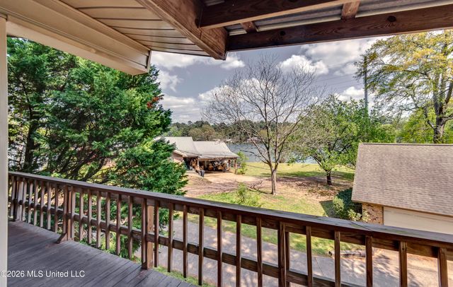 105 Point Clear, Florence, MS 39073