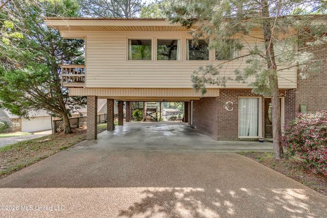 105 Point Clear, Florence, MS 39073