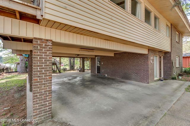 105 Point Clear, Florence, MS 39073