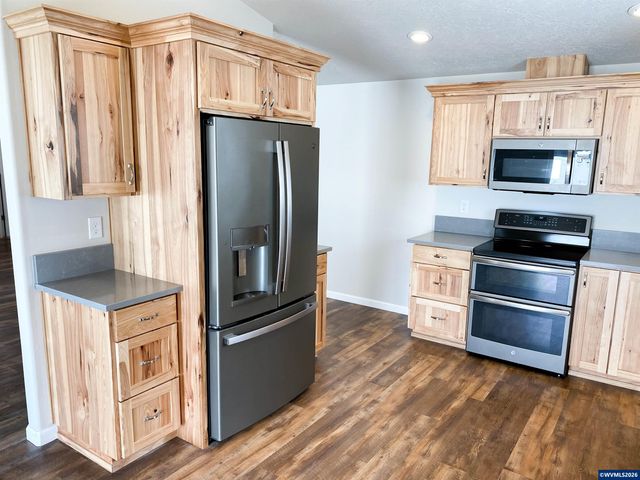 1879 Tecumseh St NE, Keizer, OR 97303