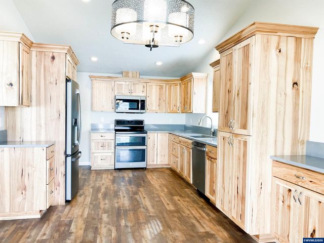 1879 Tecumseh St NE, Keizer, OR 97303