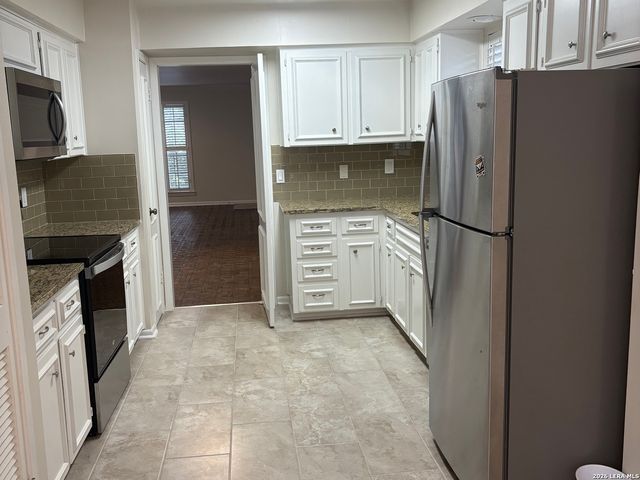 7926 Broadway Apt 402, San Antonio, TX 78209