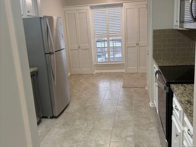 7926 Broadway Apt 402, San Antonio, TX 78209