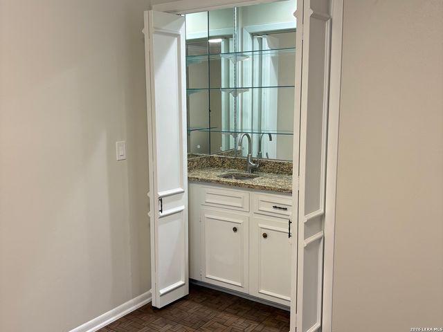7926 Broadway Apt 402, San Antonio, TX 78209