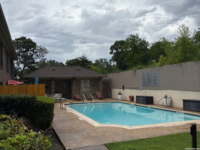 7926 Broadway Apt 402, San Antonio, TX 78209