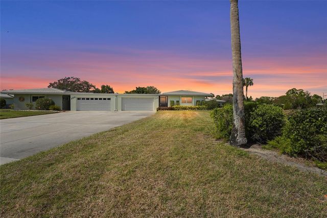 3206 VILLAGE GREEN DRIVE 1036, Sarasota, FL 34239